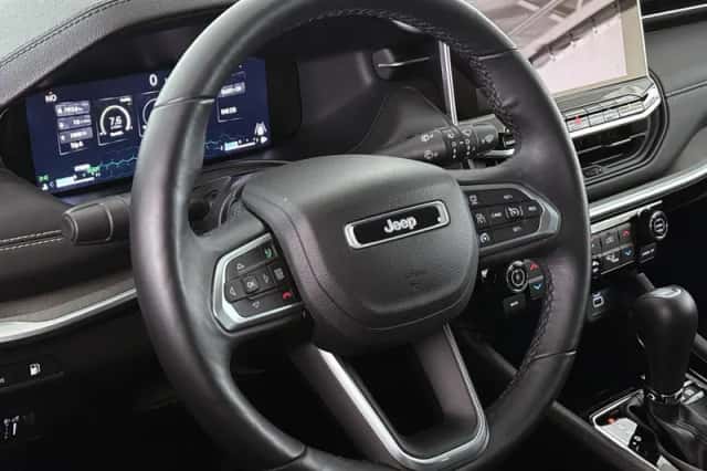 Jeep Compass (2024) thumbnail 12