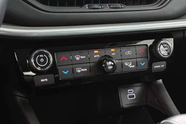 Jeep Compass (2024) thumbnail 25