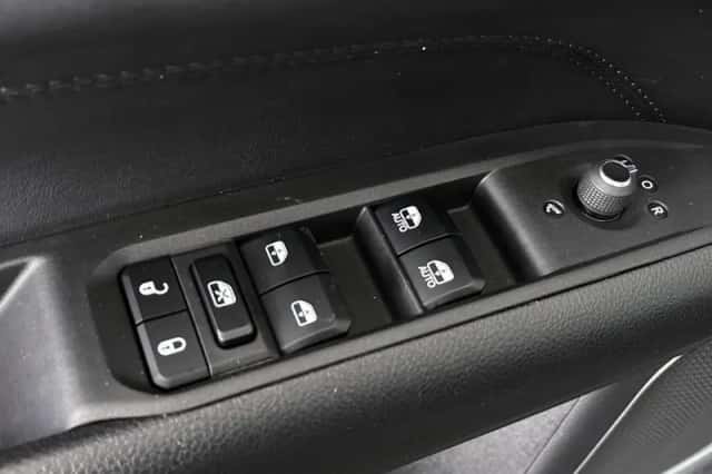 Jeep Compass (2024) thumbnail 32