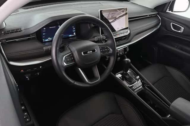 Jeep Compass (2024) thumbnail 5