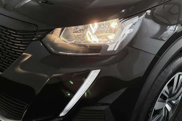 Peugeot e-2008 (2022) thumbnail 17