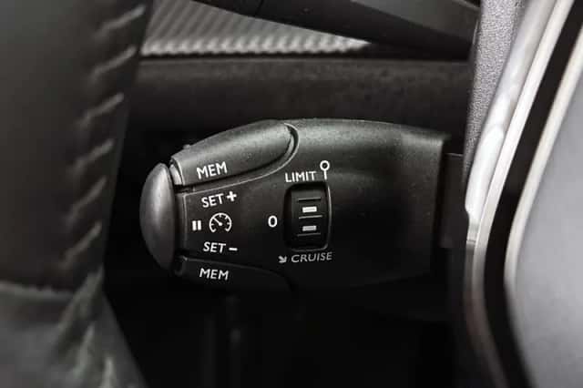Peugeot e-2008 (2022) thumbnail 24