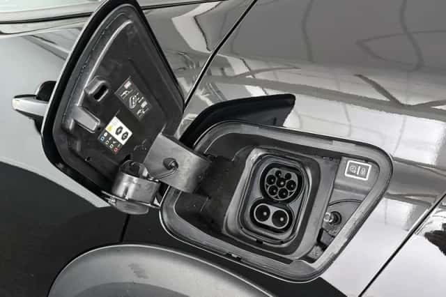Peugeot e-2008 (2022) thumbnail 25