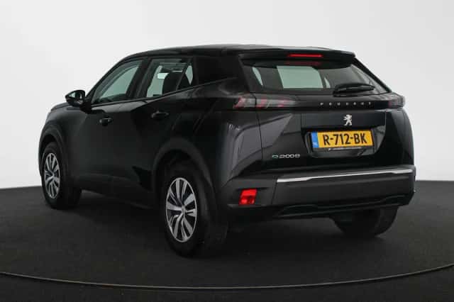 Peugeot e-2008 (2022) thumbnail 4