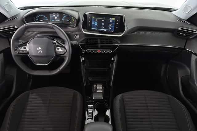 Peugeot e-2008 (2022) thumbnail 7