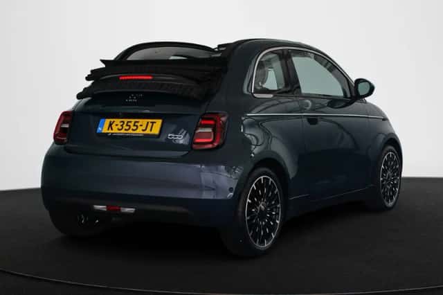 Fiat 500C (2020) thumbnail 3