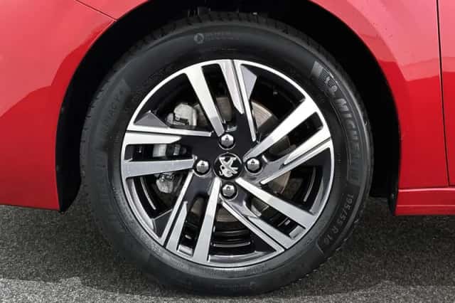 Peugeot 208 (2021) thumbnail 17