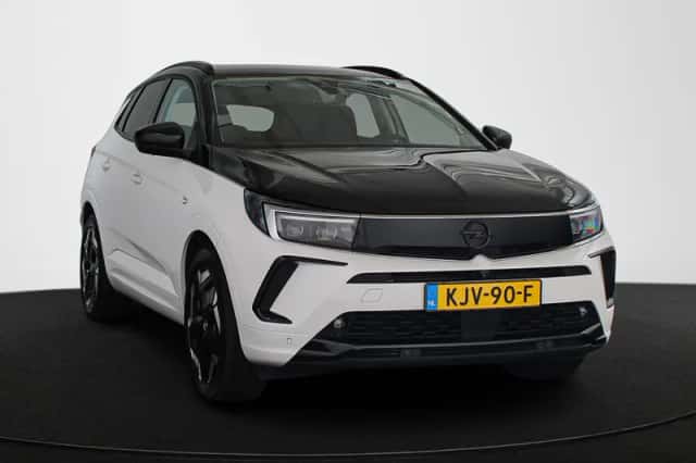 Opel Grandland (2023) thumbnail 2
