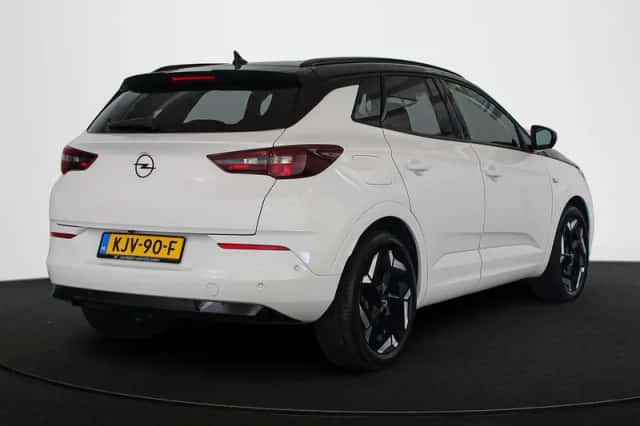 Opel Grandland (2023) thumbnail 3