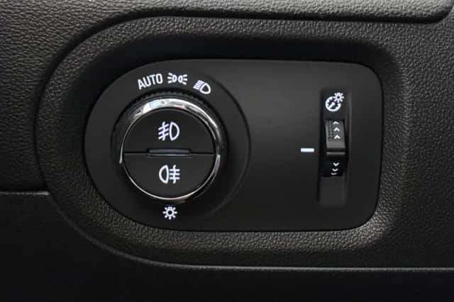 Opel Grandland (2023) thumbnail 25