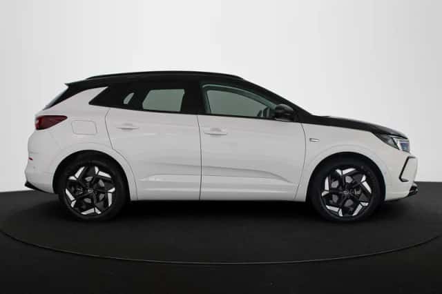 Opel Grandland (2023) thumbnail 32