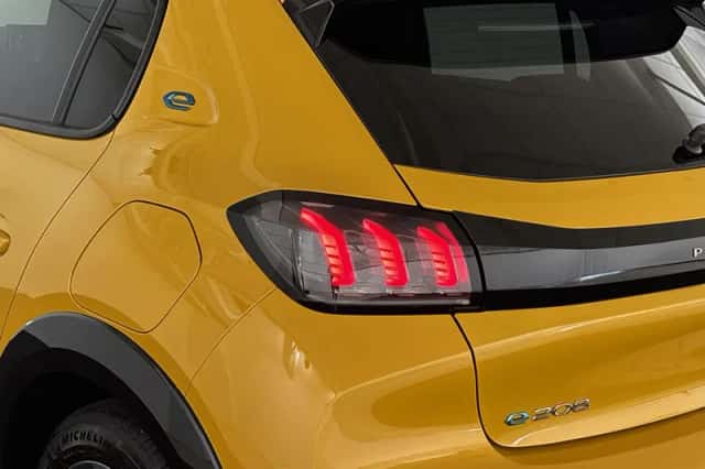 Peugeot e-208 (2022) thumbnail 20