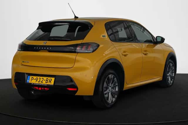 Peugeot e-208 (2022) thumbnail 3