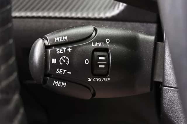 Peugeot e-208 (2022) thumbnail 27