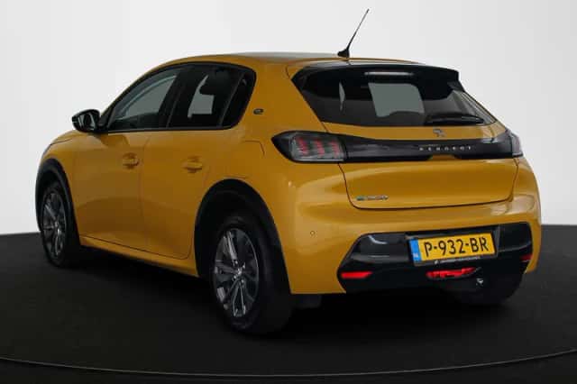 Peugeot e-208 (2022) thumbnail 4