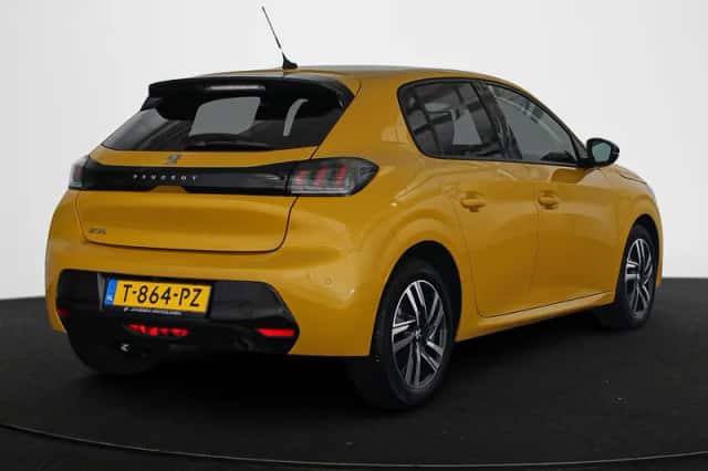 Peugeot 208 (2023) thumbnail 3