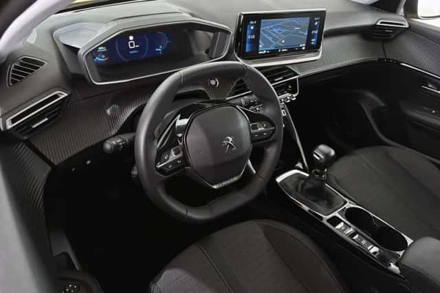 Peugeot 208 (2023) thumbnail 5