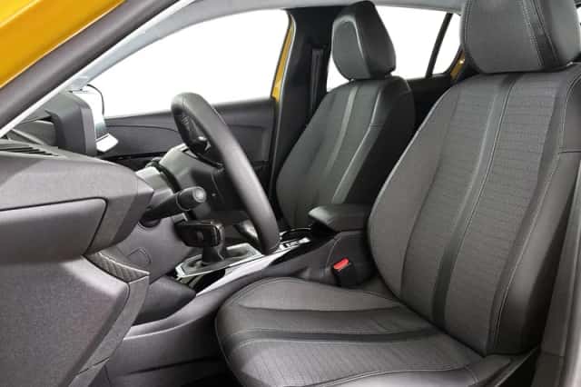 Peugeot 208 (2023) thumbnail 6