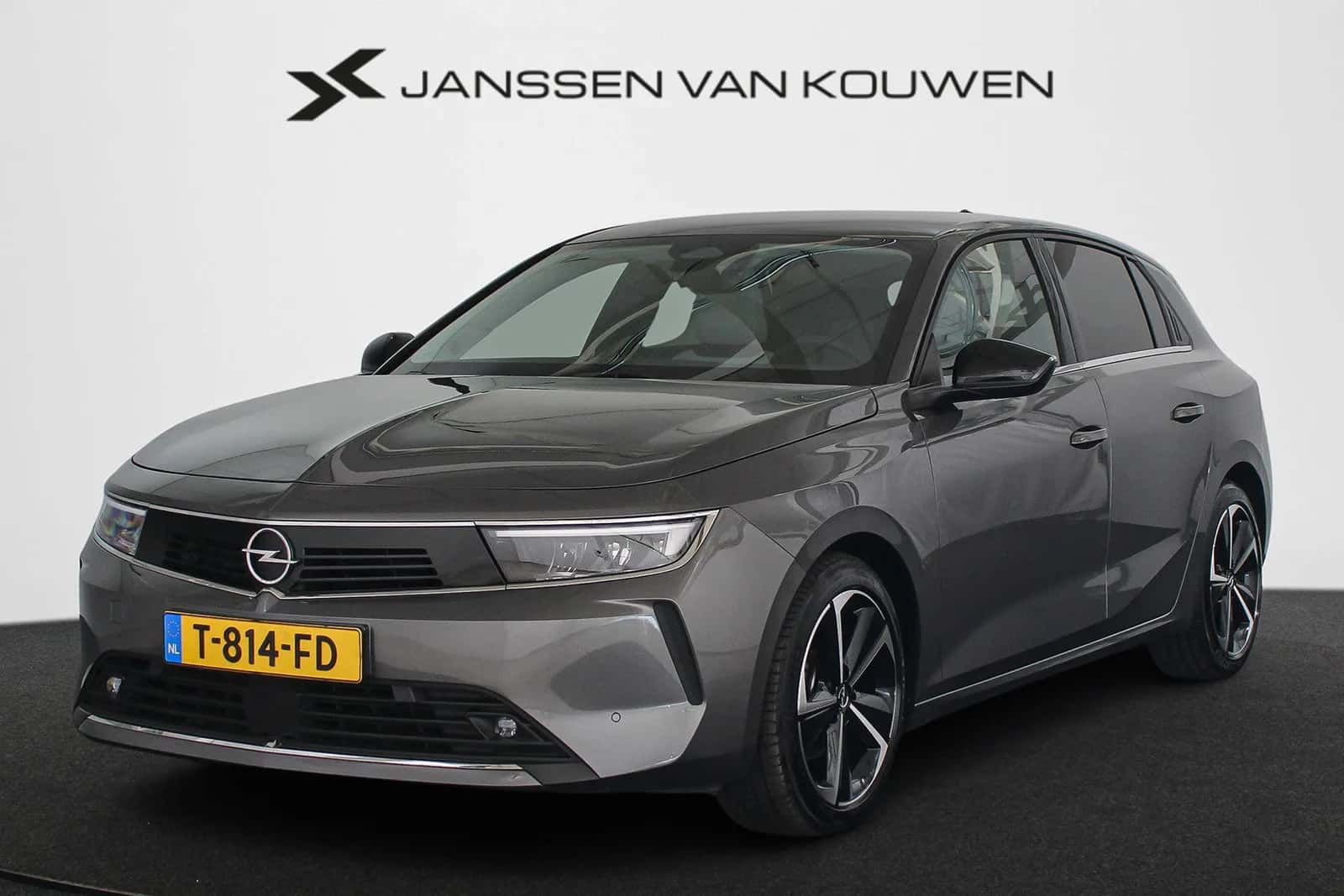 Opel Astra (2023) — foto 1
