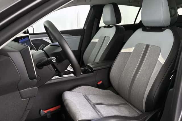 Opel Astra (2023) thumbnail 6