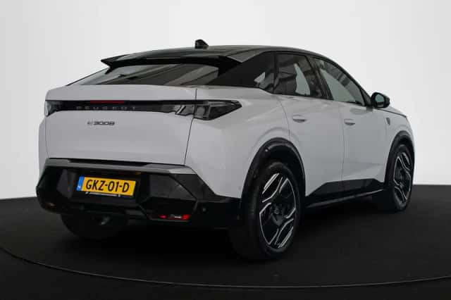 Peugeot e-3008 (2024) thumbnail 3