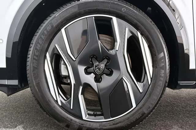 Peugeot e-3008 (2024) thumbnail 22