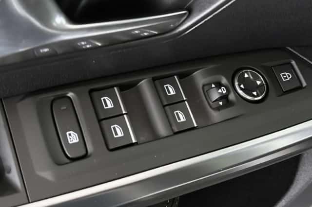 Peugeot e-3008 (2024) thumbnail 32