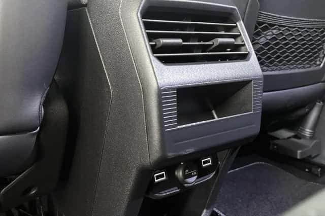 Peugeot e-3008 (2024) thumbnail 35