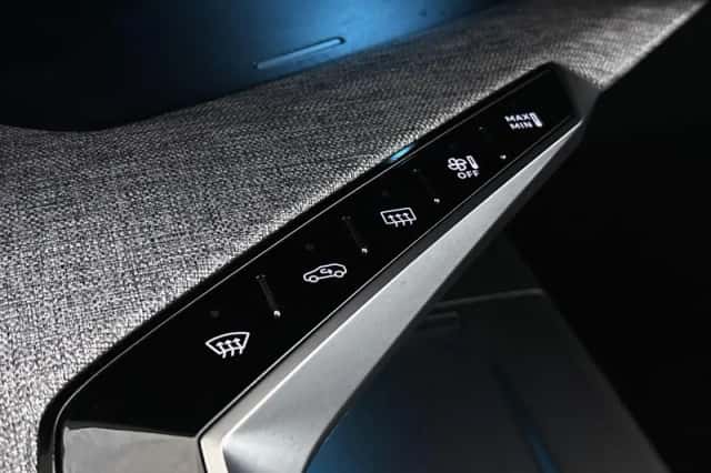 Peugeot e-3008 (2024) thumbnail 36
