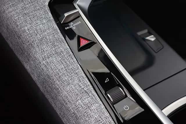 Peugeot e-3008 (2024) thumbnail 41