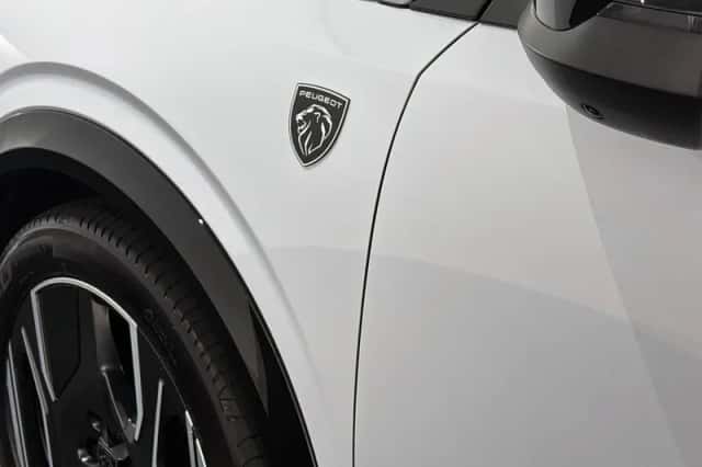 Peugeot e-3008 (2024) thumbnail 42