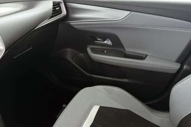 Opel Mokka-e (2022) thumbnail 32
