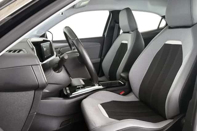 Opel Mokka-e (2022) thumbnail 6