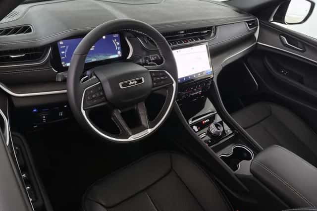 Jeep Grand Cherokee (2025) thumbnail 5