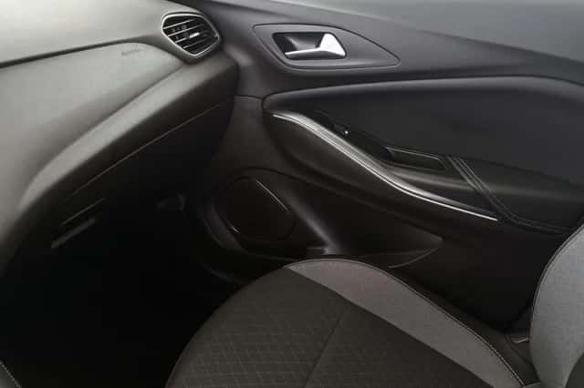 Opel Grandland X (2020) thumbnail 22