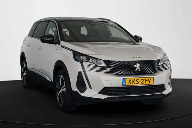 Peugeot 5008 (2023) thumbnail 2