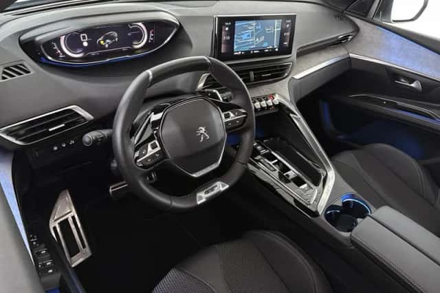 Peugeot 5008 (2023) thumbnail 5