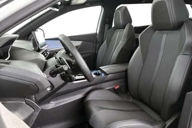 Peugeot 5008 (2023) thumbnail 6