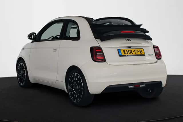 Fiat 500C (2023) thumbnail 4