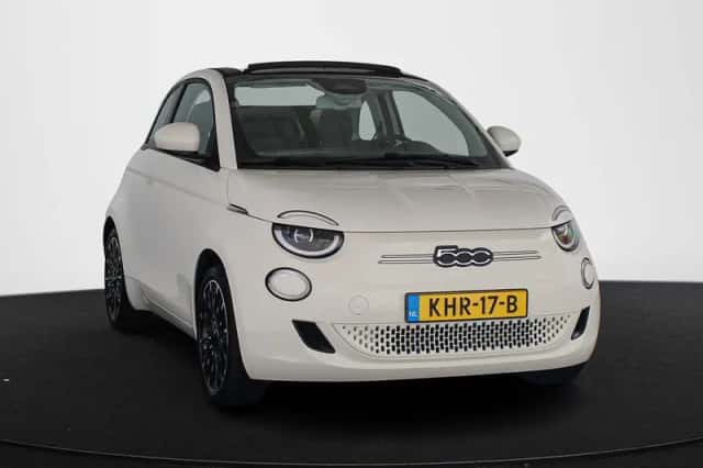 Fiat 500C (2023) thumbnail 2