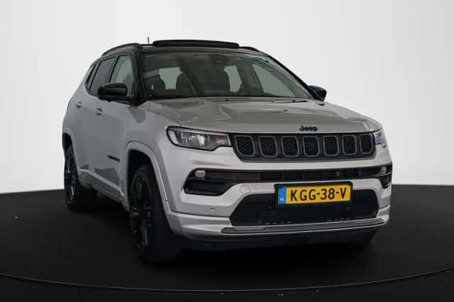 Jeep Compass (2022) thumbnail 2