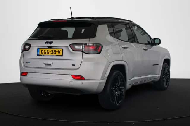 Jeep Compass (2022) thumbnail 3