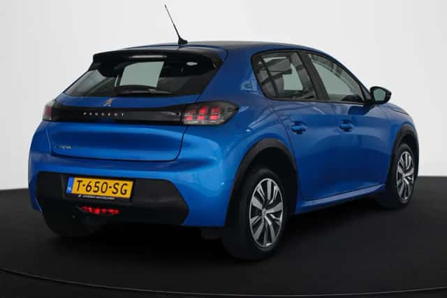 Peugeot e-208 (2023) thumbnail 3