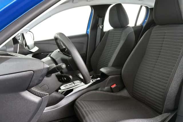 Peugeot e-208 (2023) thumbnail 6