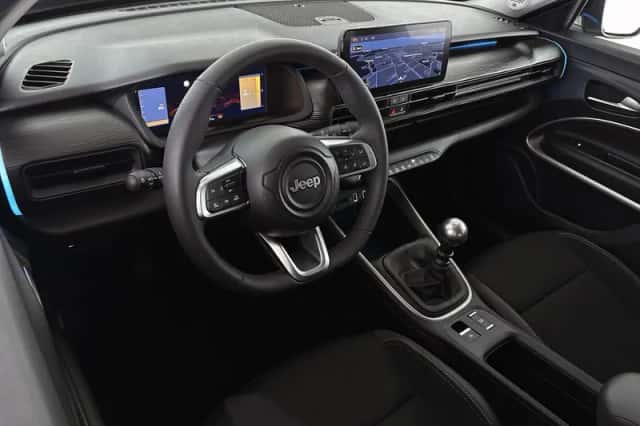 Jeep Avenger (2024) thumbnail 5
