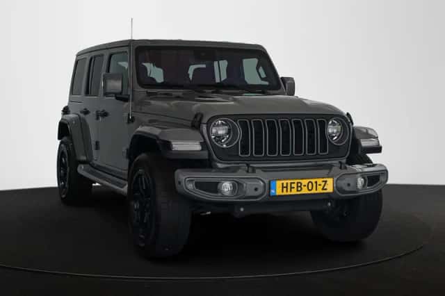 Jeep Wrangler (2021) thumbnail 2
