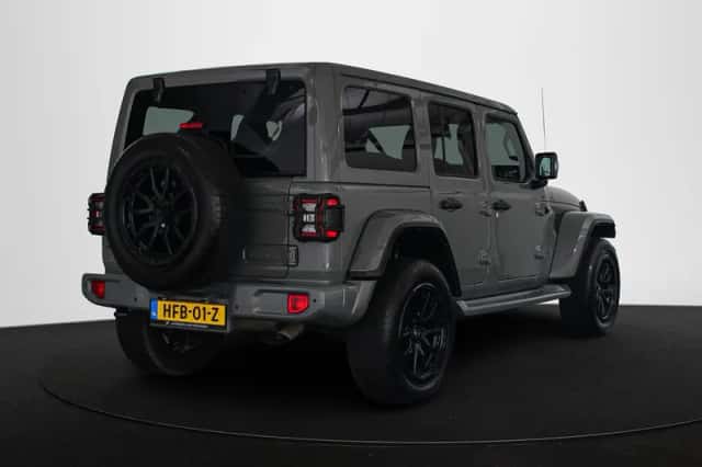 Jeep Wrangler (2021) thumbnail 3