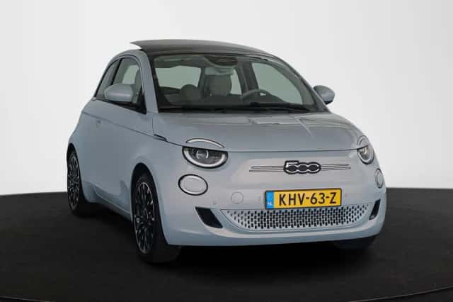 Fiat 500 (2023) thumbnail 2