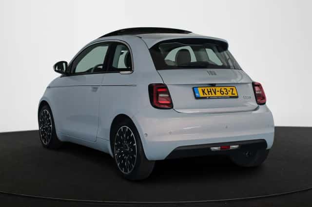Fiat 500 (2023) thumbnail 4