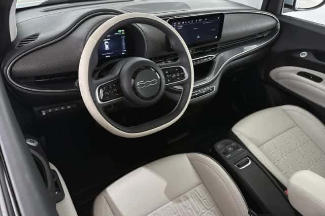 Fiat 500 (2023) thumbnail 5